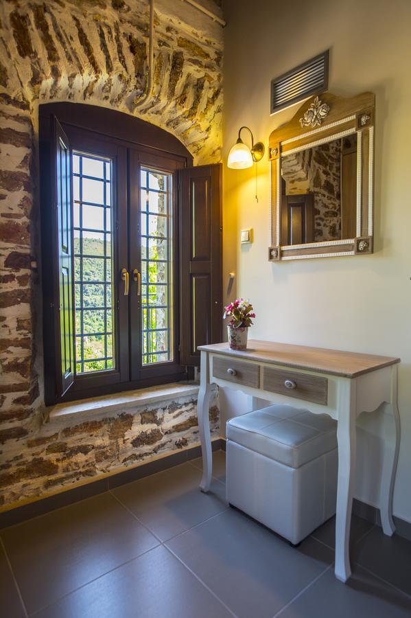 Thalia Traditional Guest House Promirion ภายนอก รูปภาพ