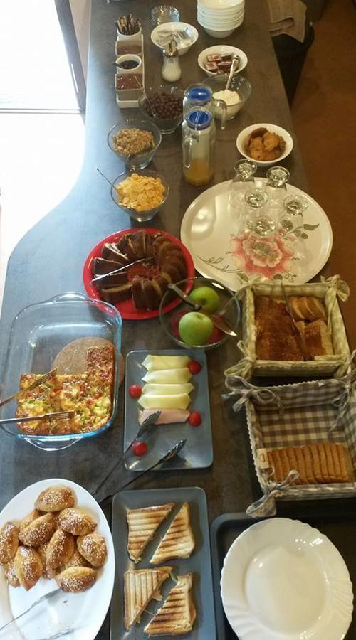 Thalia Traditional Guest House Promirion ภายนอก รูปภาพ